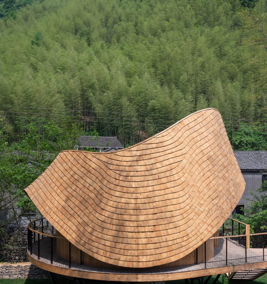 treewow-treehouse-monoarchi-architecture-xband-club-zhongcun-china_dezeen_2364_col_3-852x904