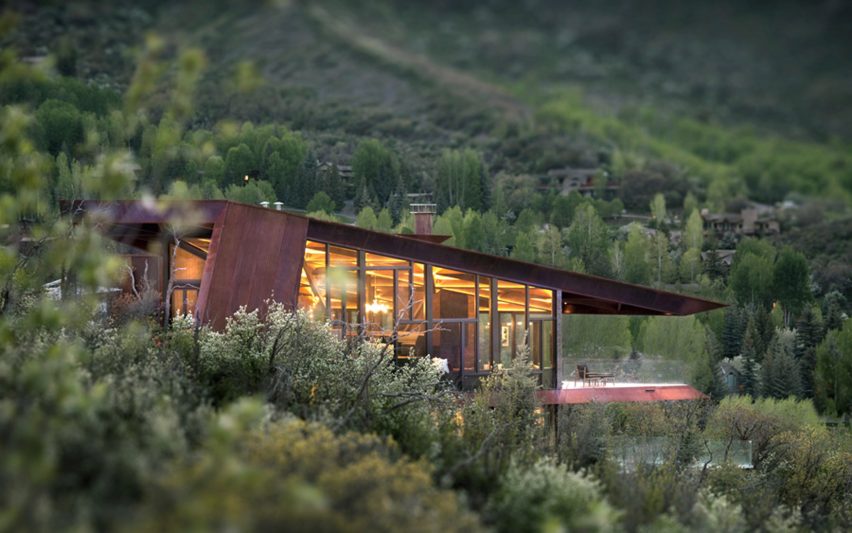 owl-creek-skylab-architecture-residential-colorado-stephen-miler_dezeen_2364_col_15-852x533