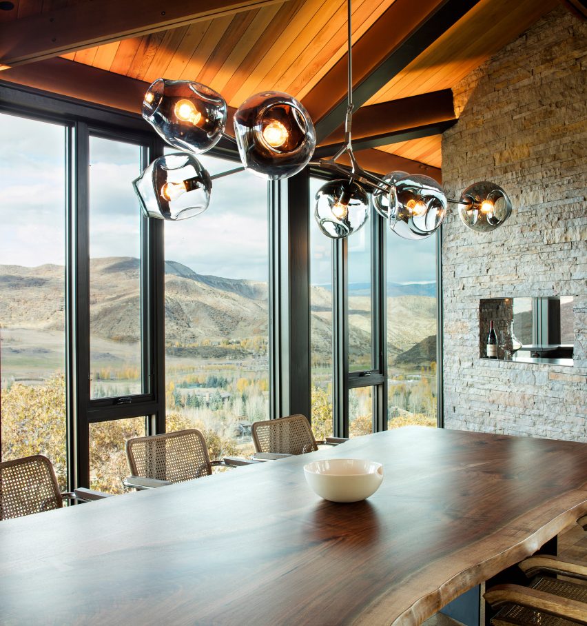 owl-creek-skylab-architecture-residential-colorado-usa_dezeen_2364_col_6-852x908